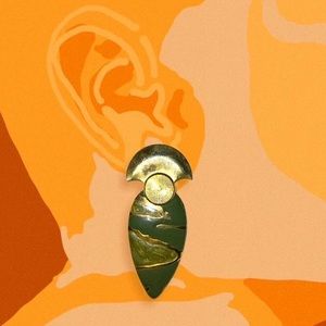 80s Large style gold tone metal resin earrings